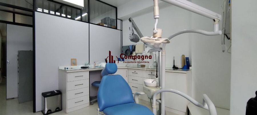 Sala comercial na Av. Cristovão Colombo, medindo 53,16 m² privativos — foto 4