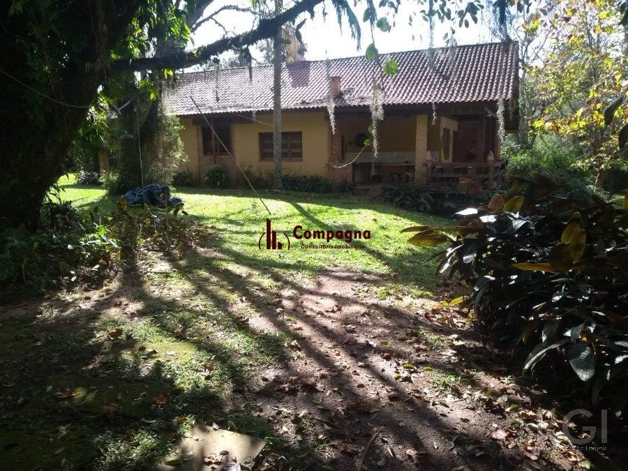 Sítio para Venda - 350m², 3 dormitórios, sendo 1 suites, 7 vagas - Águas Claras