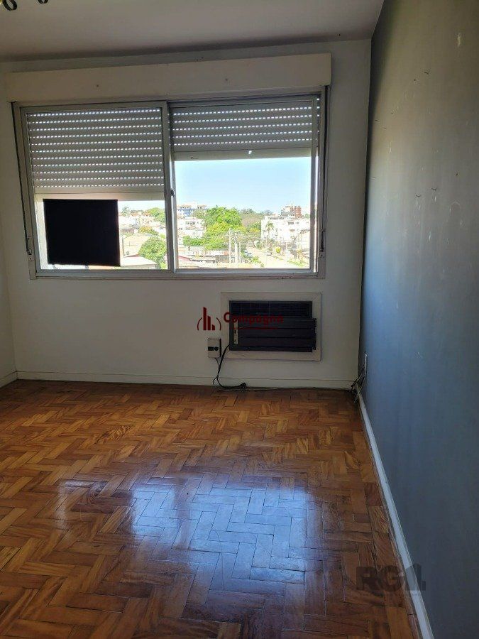 Apartamento 2 dormitórios com vaga no Bairro Cristal. — foto 5