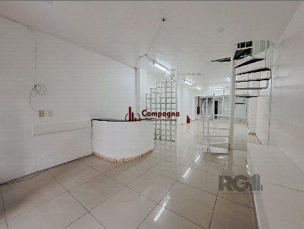 Loja Comercial na Rua Duque de Caxias - Centro Histórico, com 130,00m² privativos, — foto 2