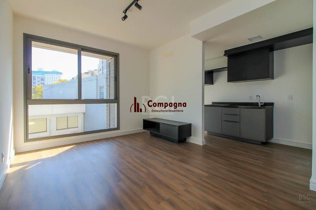 Semi mobiliado 2 quartos (1 suíte) e 1 vaga. Infra completa e ótima localização