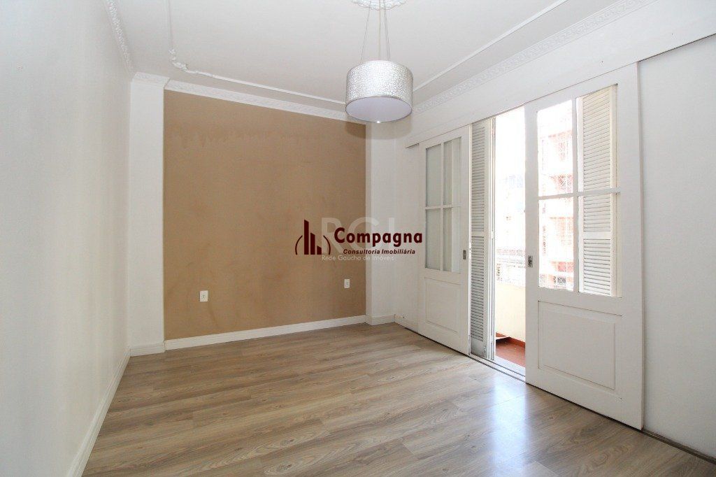 Apartamento para Venda - 112m², 3 dormitórios, Cidade Baixa — foto 2