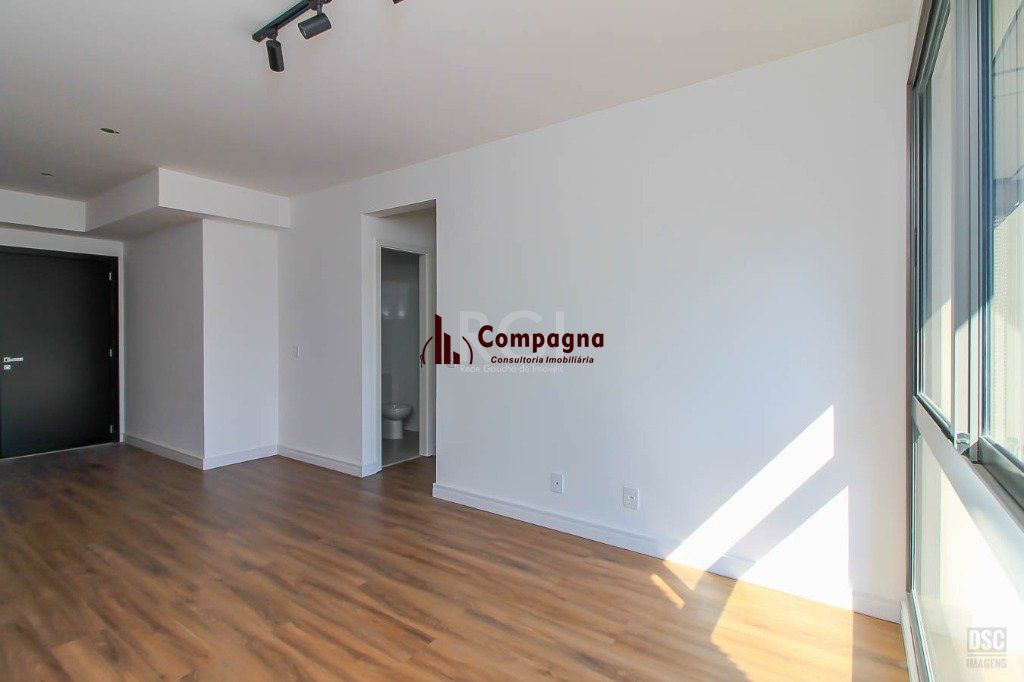 Semi mobiliado 2 quartos (1 suíte) e 1 vaga. Infra completa e ótima localização — foto 5