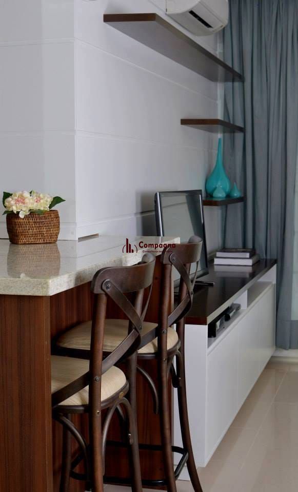 Lindo apartamento semi mobiliado, 3 quartos (1 suíte), churrasqueira e vaga. — foto 3