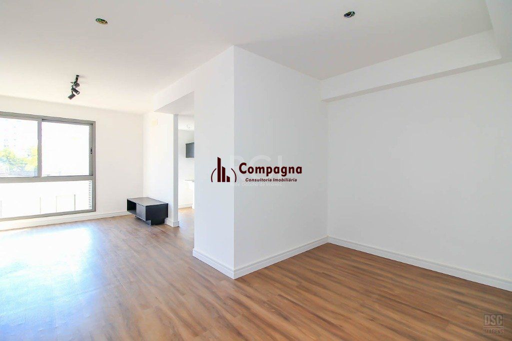 Semi mobiliado 2 quartos (1 suíte) e 1 vaga. Infra completa e ótima localização — foto 3