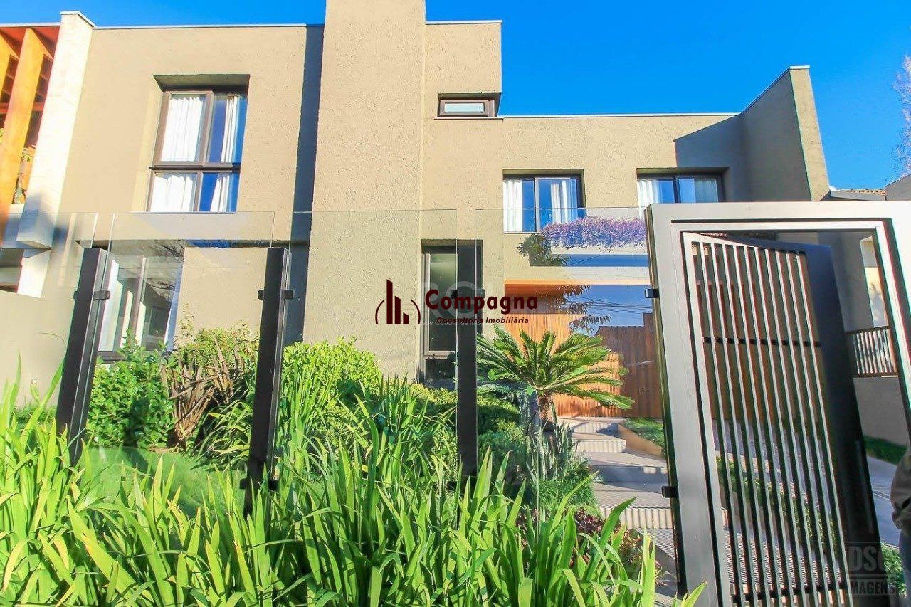 Casa para Venda - 238m², 3 dormitórios, sendo 3 suites, 6 vagas - Três Figueiras — foto 2