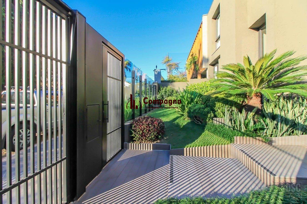 Casa para Venda - 238m², 3 dormitórios, sendo 3 suites, 6 vagas - Três Figueiras — foto 4