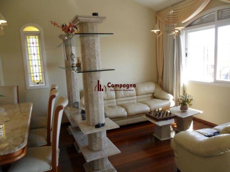Casa para Venda - 348m², 3 dormitórios, sendo 1 suites, 2 vagas - Medianeira — foto 3