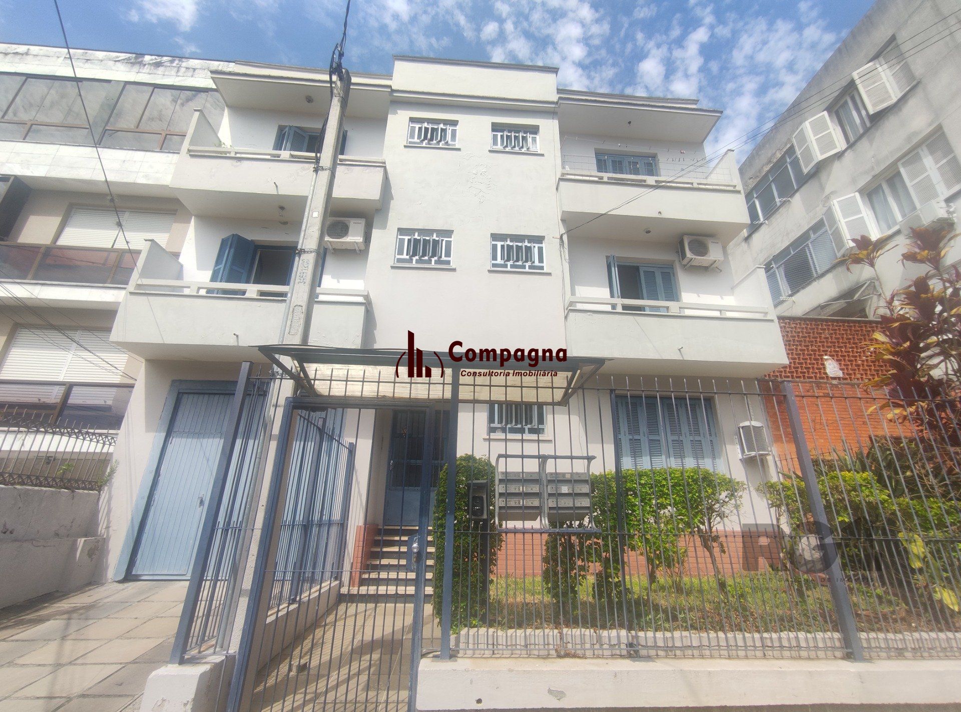 Prédio Residencial à venda, 681m², São João - Porto Alegre