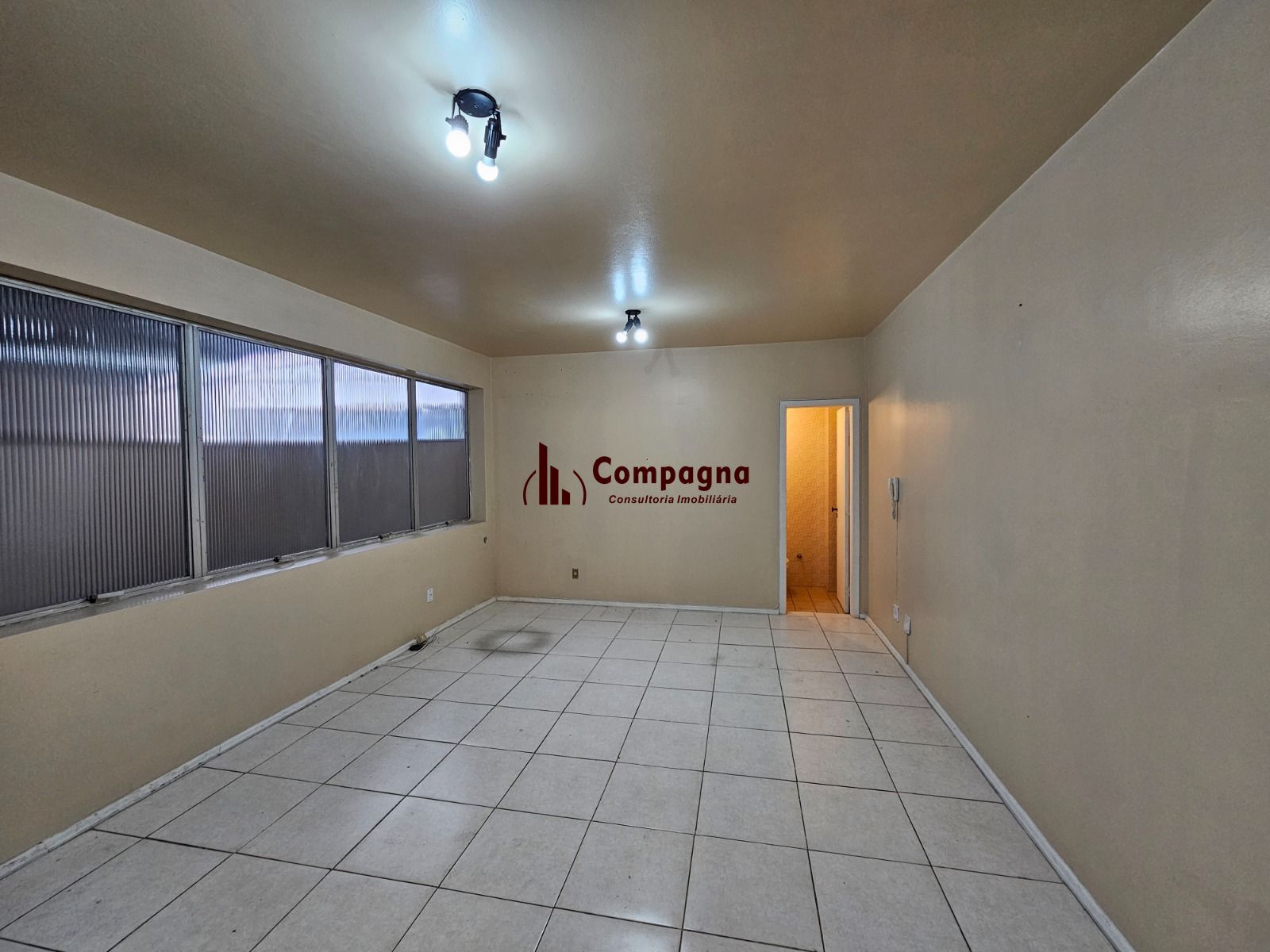 Ampla sala comercial na Cristóvão Moinhos de Vento com 53m2 — foto 3