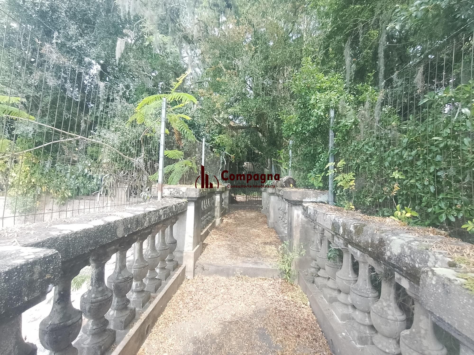 Terreno com área de 3.600m2 com 43m de margem no Rio Guaíba