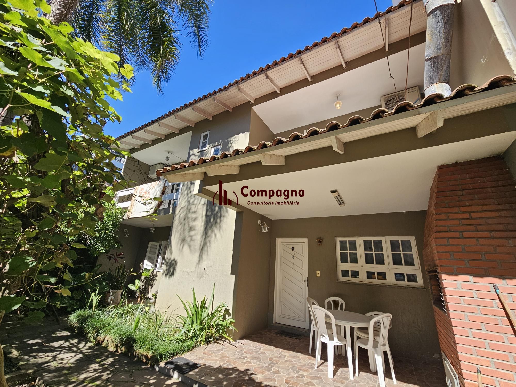Casa  03 dormitórios  com suite e 02 vagas  no Bairro Mont Serrat — foto 4