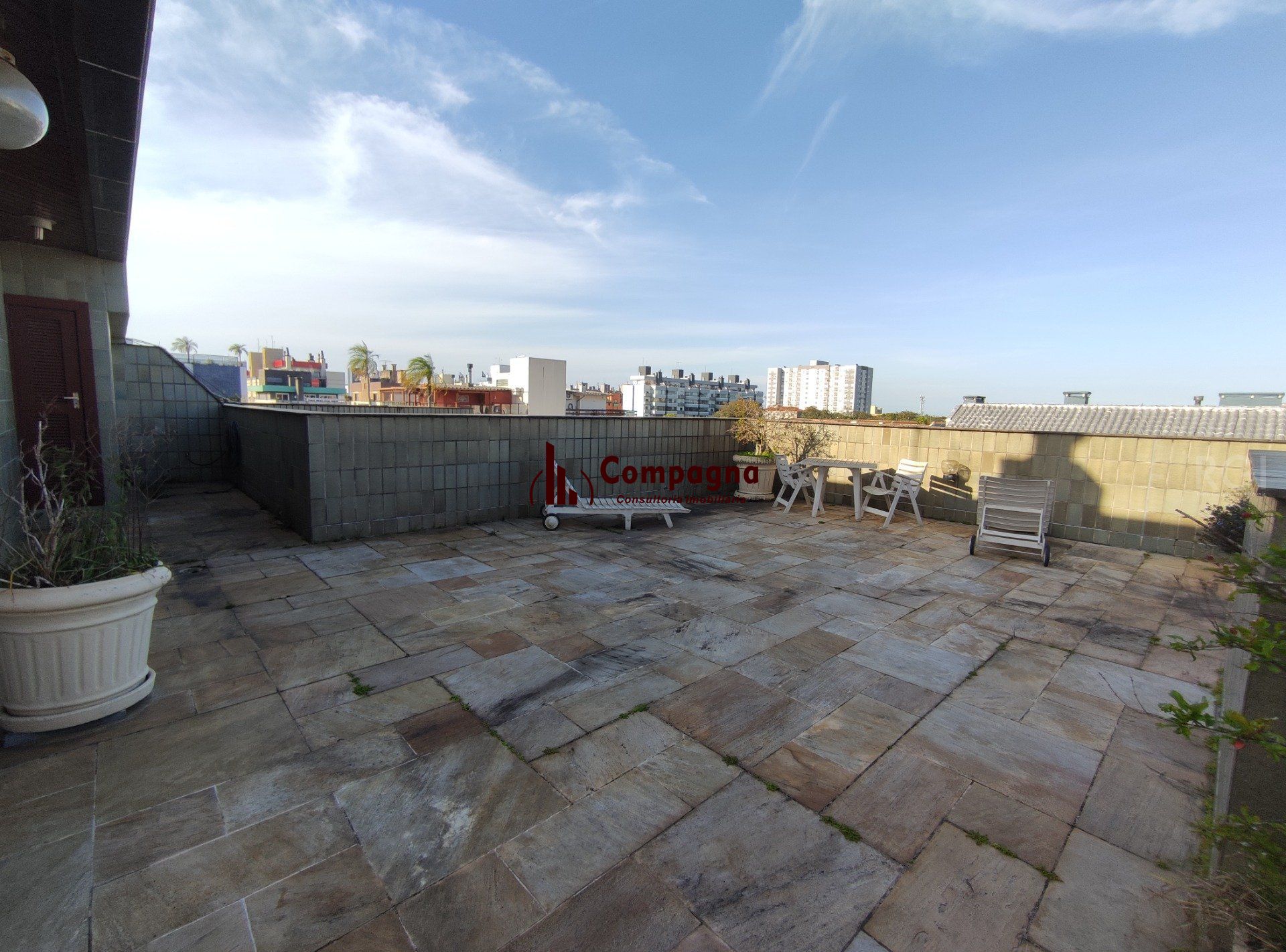 Cobertura para Venda - 354.67m², 3 dormitórios, sendo 1 suites, 3 vagas - Jardim Lindóia — foto 2