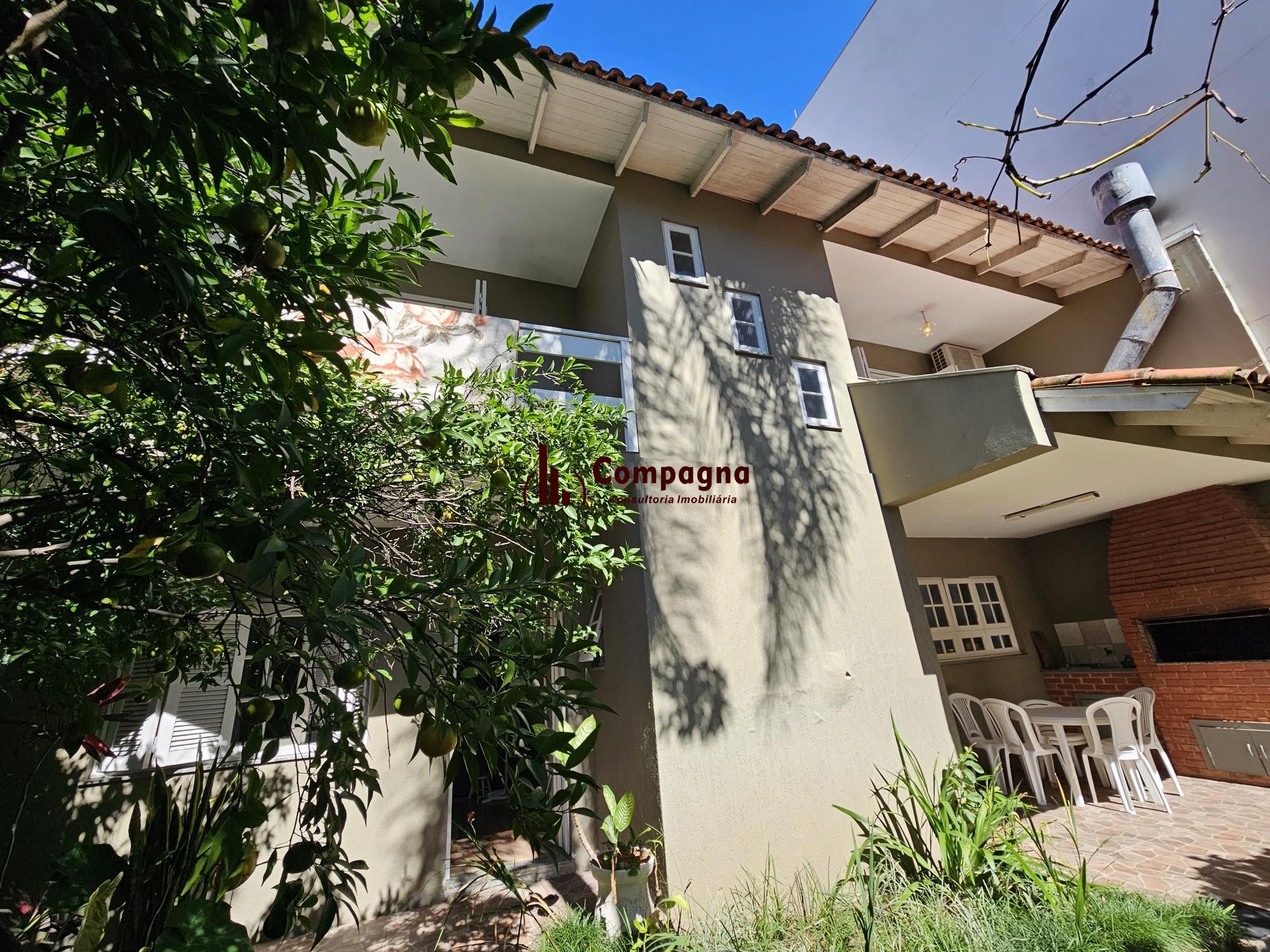 Casa  03 dormitórios  com suite e 02 vagas  no Bairro Mont Serrat — foto 5