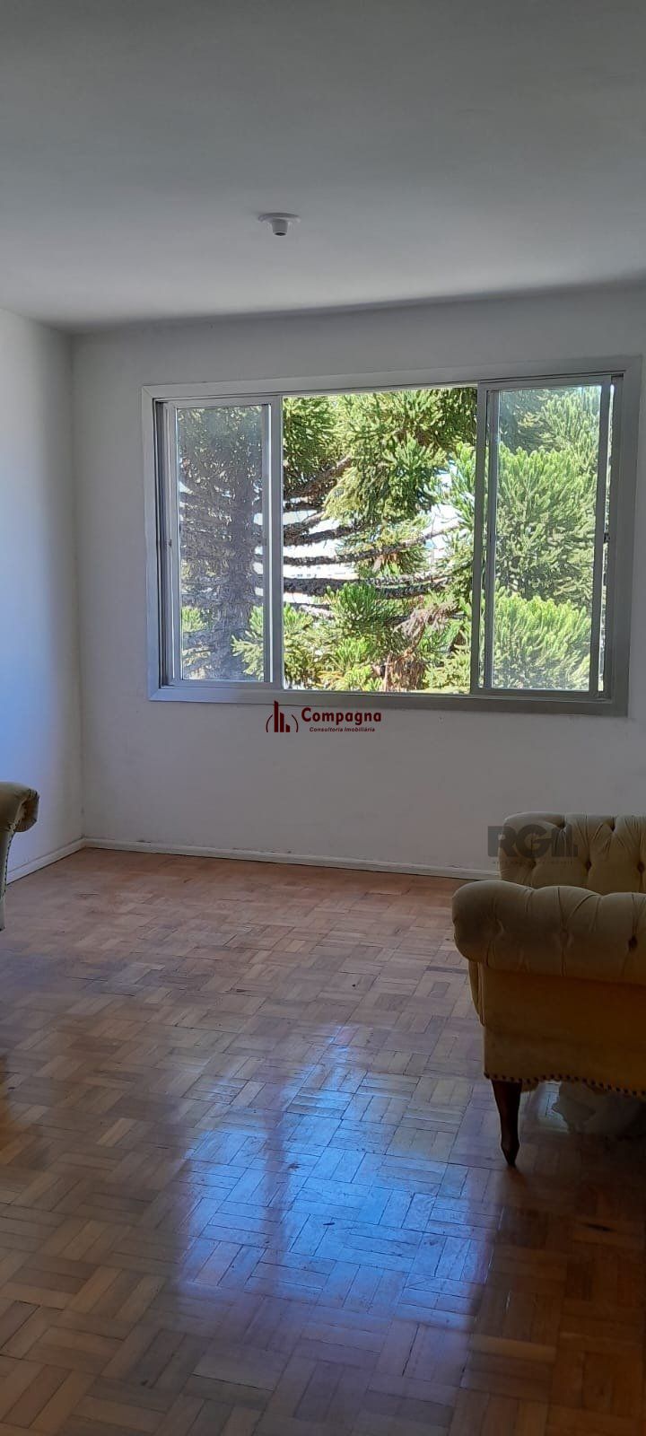AP 3 DORM SEMIMOBILIADO BAIRRO SANTA CECÍLIA