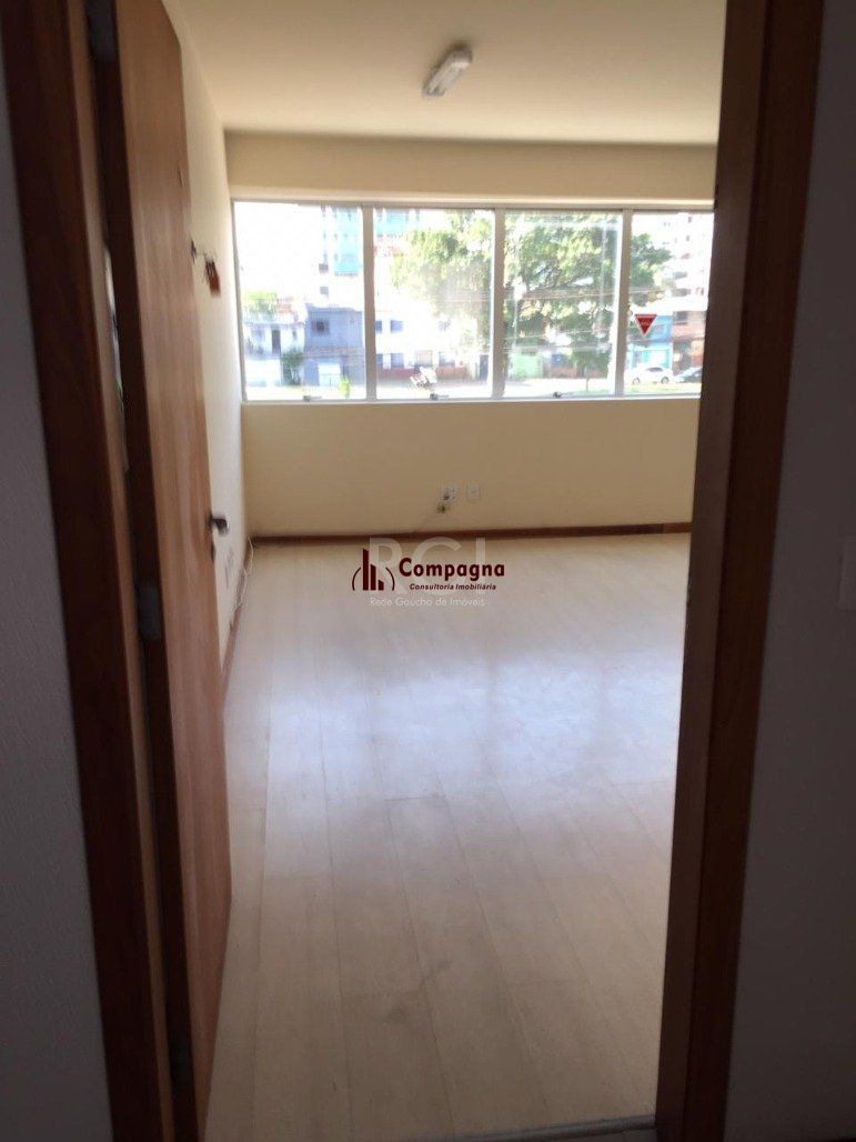 Sala Comercial à venda, 28m², Praia de Belas - Porto Alegre — foto 2