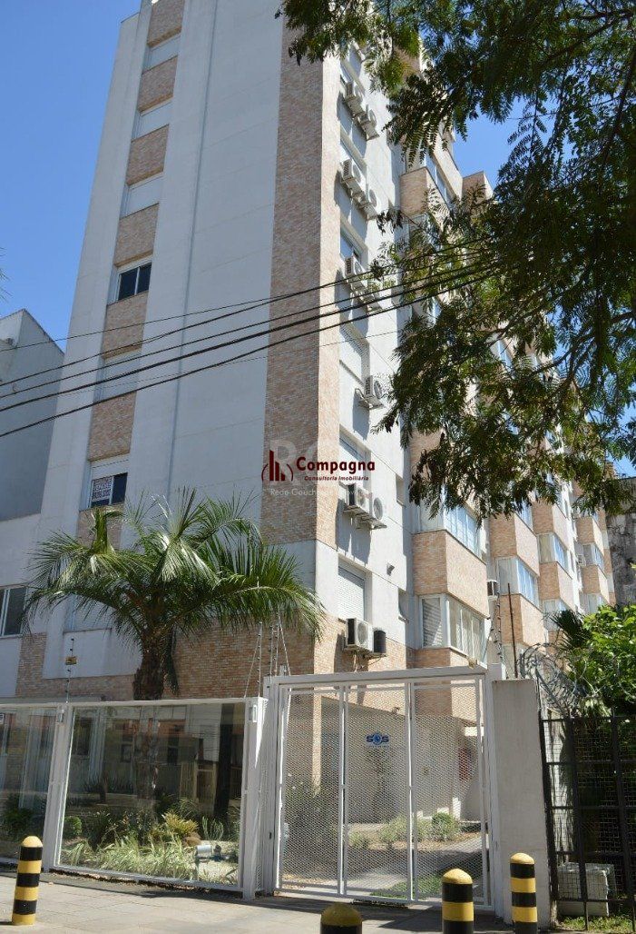 1 Dormitório c/garden, suíte, lavabo, churrasqueira e 1 Box, próximo ao Fórum.