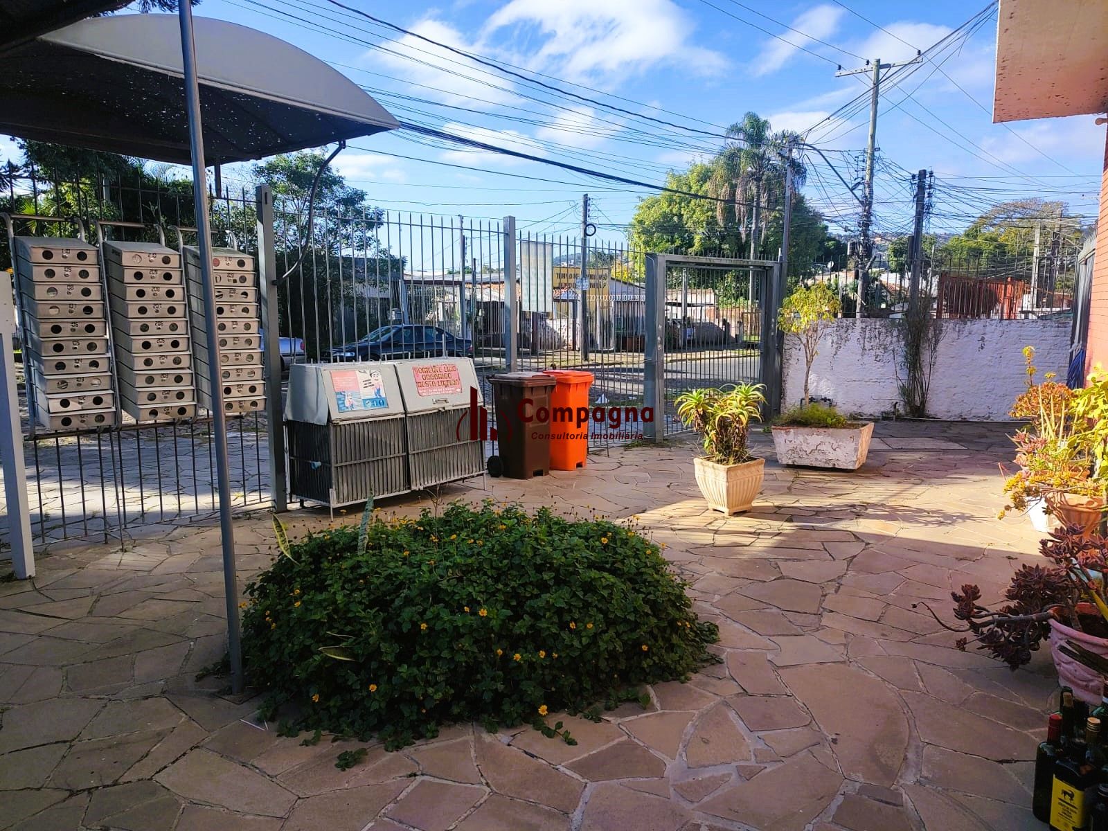 ÓTIMO APARTAMENTO JK NO BAIRRO PARTENON BEM ILUMINADO. — foto 2