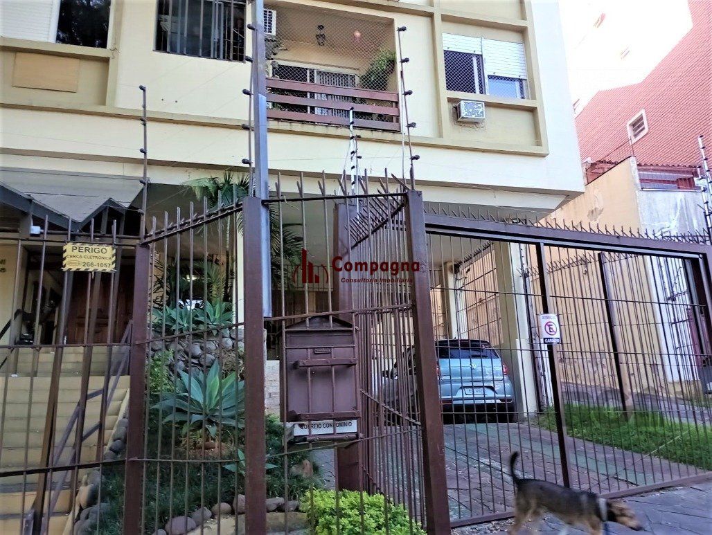ótimo apartamento 2 dormitórios com sacada e 1 vaga de garagem coberta por convenção. — foto 2