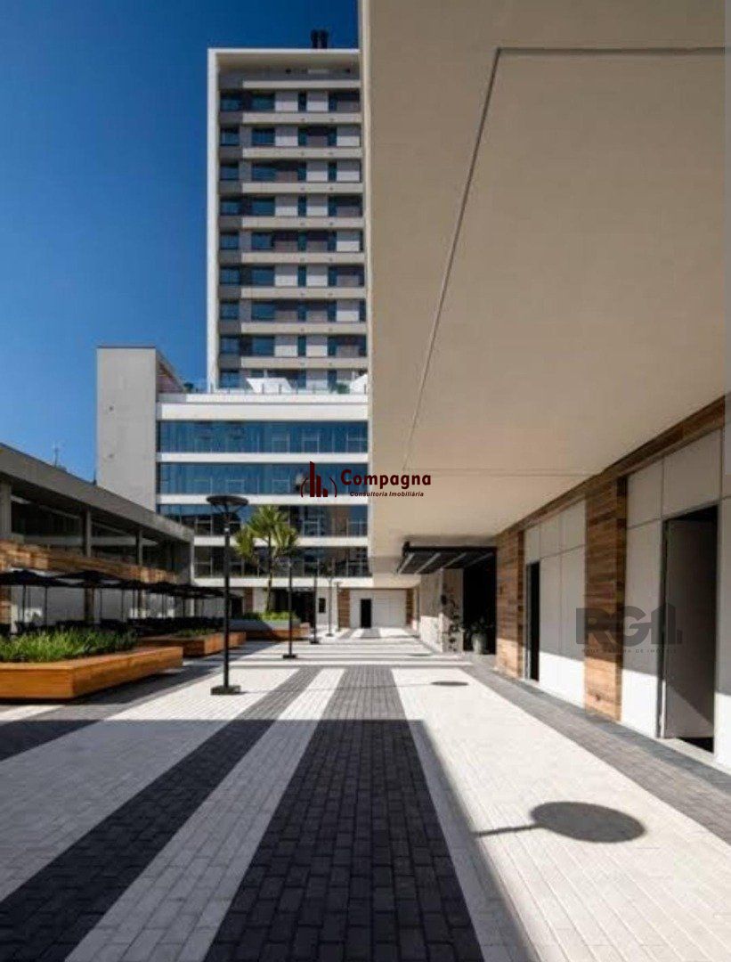 Apartamento belíssimo de 02 dormitórios com garagem coberta. — foto 2