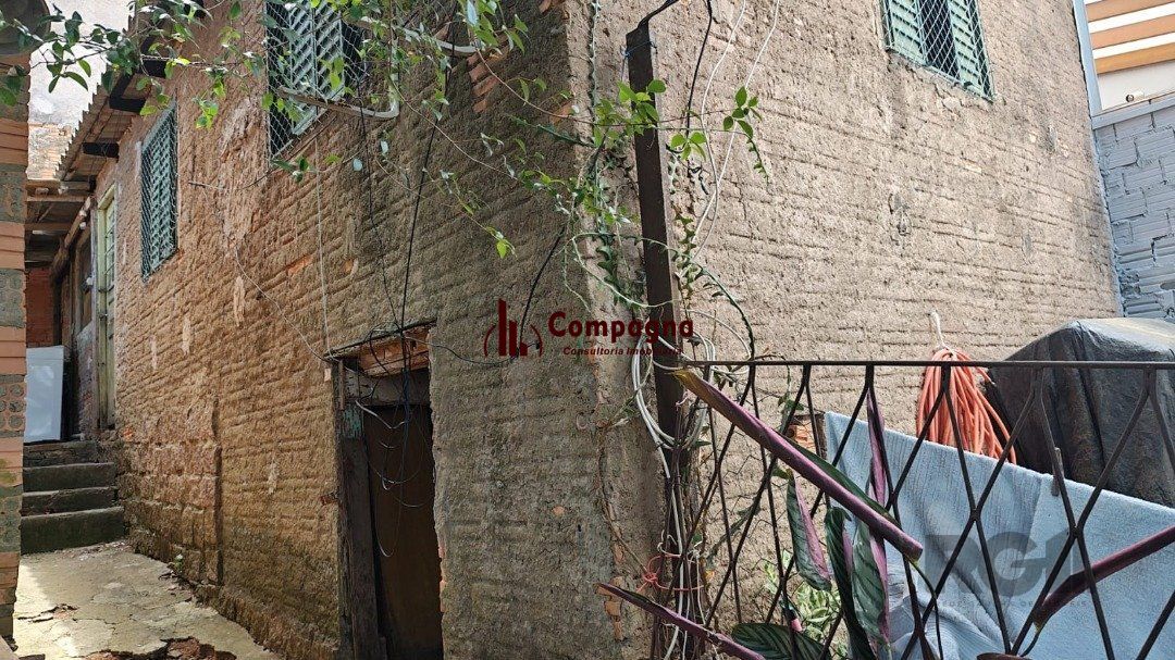 terreno irregular com frente de 1.50m e por 21.50