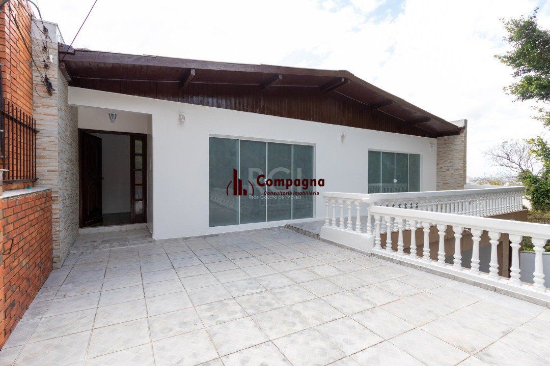 Casa para Venda - 454.7m², 5 dormitórios, sendo 1 suites, 8 vagas - Teresópolis — foto 3