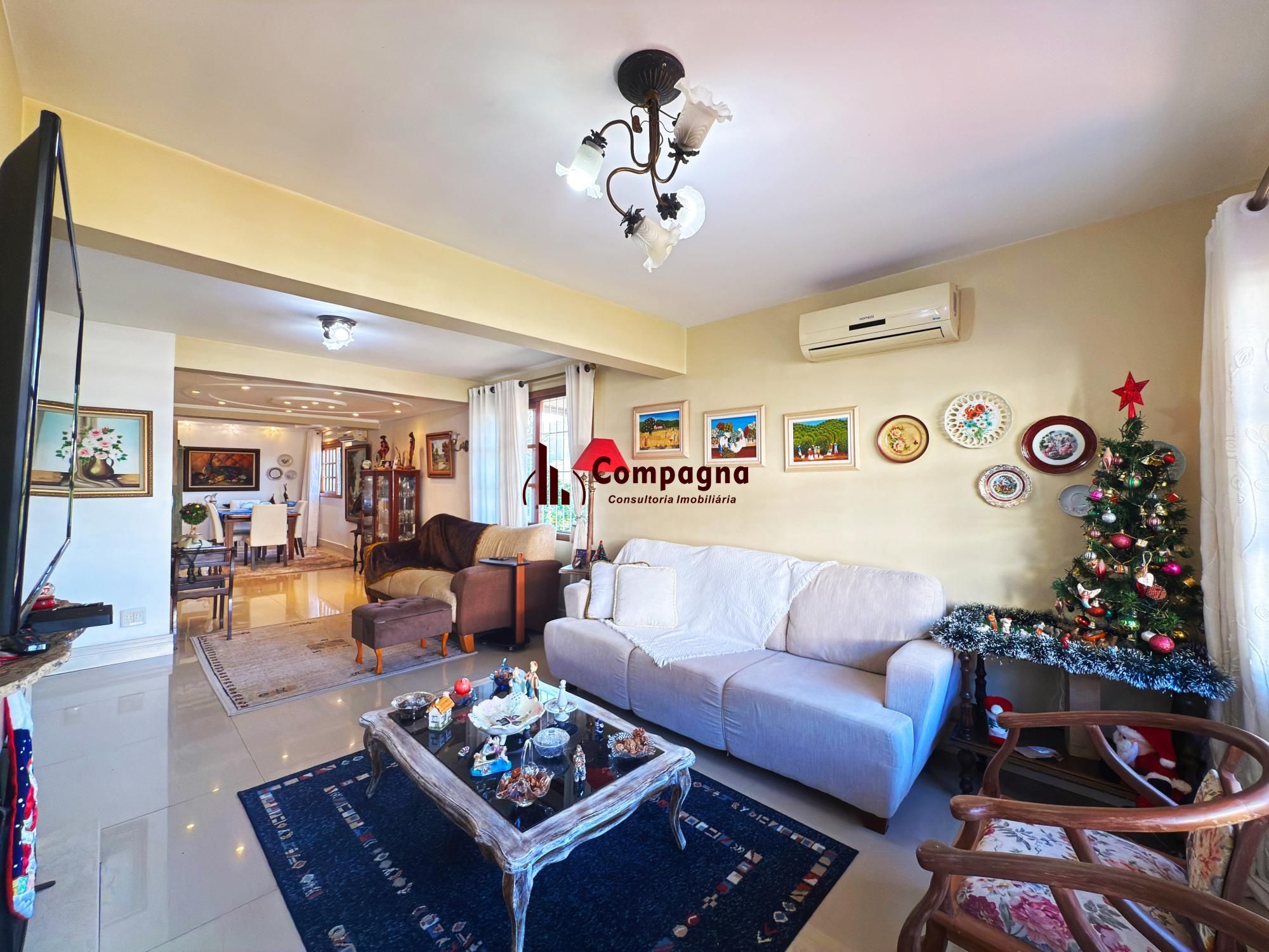 Casa em condomínio bairro Tristeza, com 185m² privativos.