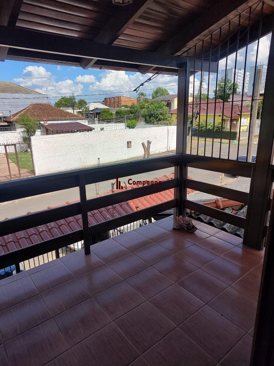 Casa com 3 dormitórios á venda em Porto Alegre