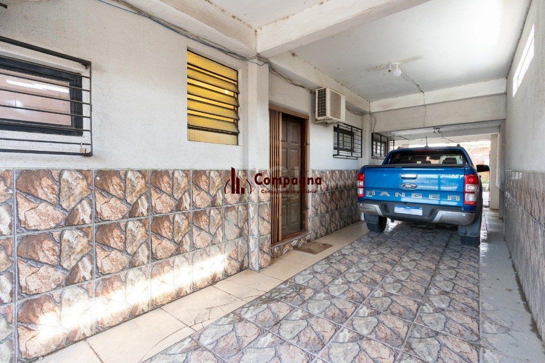 Sobrado para Venda - 300m², 3 dormitórios, sendo 1 suites, 3 vagas - Cavalhada — foto 2