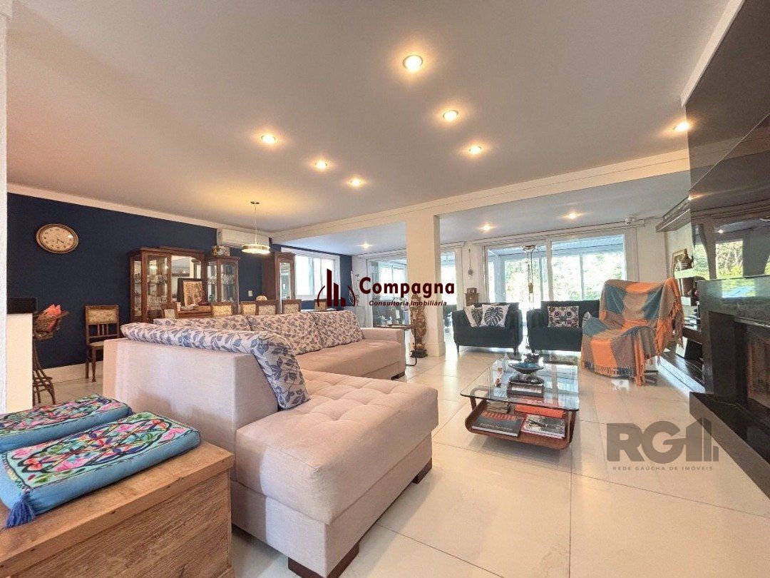 Casa em condomínio com pátio, piscina, 3 suítes e 2 vagas — foto 4