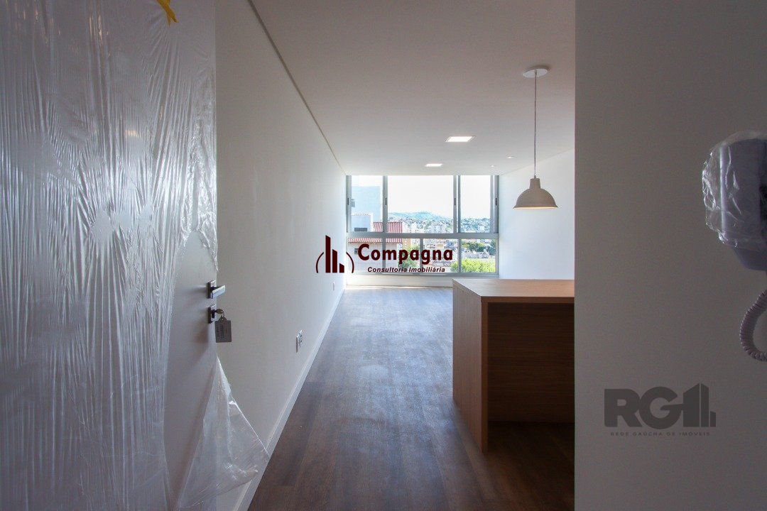 Apartamento em Porto Alegre no Bairro Petrópolis, de 2 quartos, semi mobiliado. — foto 2