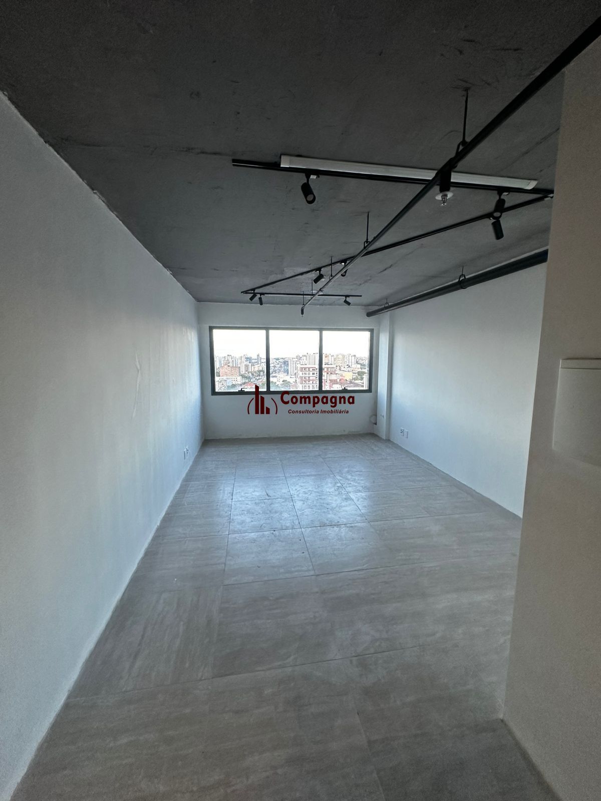 Sala Comercial à venda, 61m², Cristo Redentor - Porto Alegre — foto 2