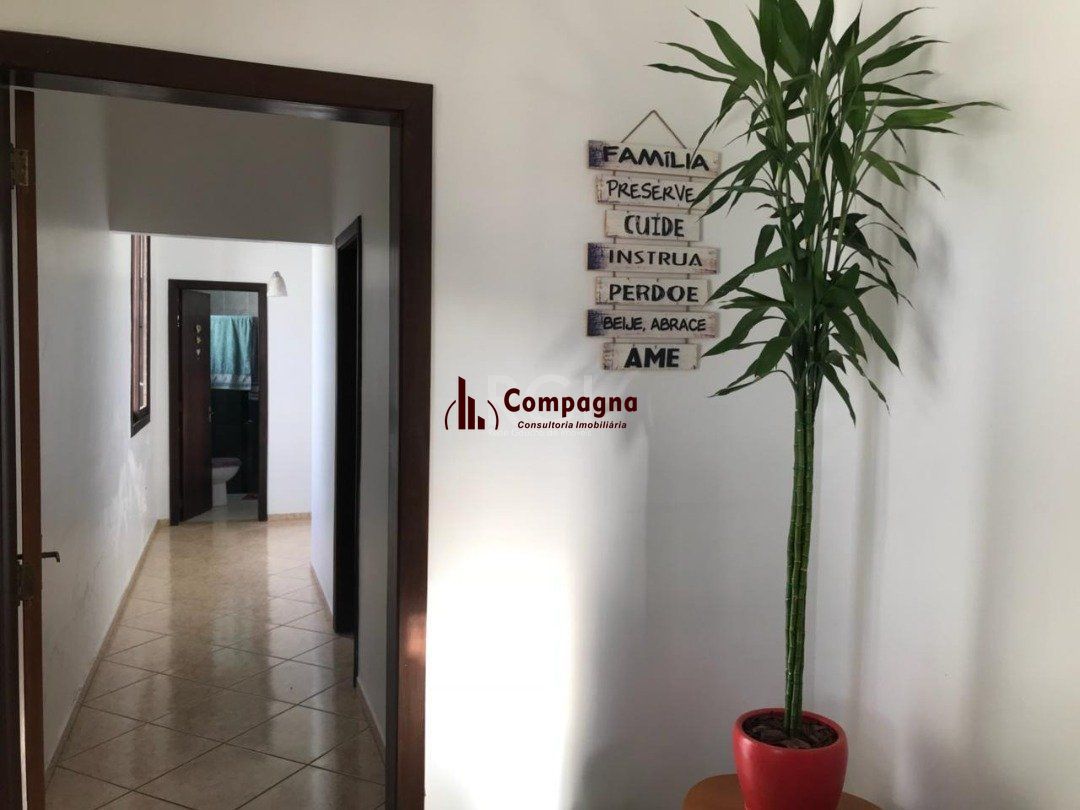 Casa residencial/comercial, com 350m² privativos, 4 quartos, 5 vagas de garagem - Bairro Tristeza — foto 2