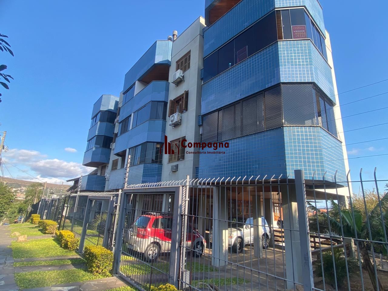 Excelente apartamento 3 dormitórios sendo 01 suíte, Sacada e com Òtima Posição Solar — foto 3