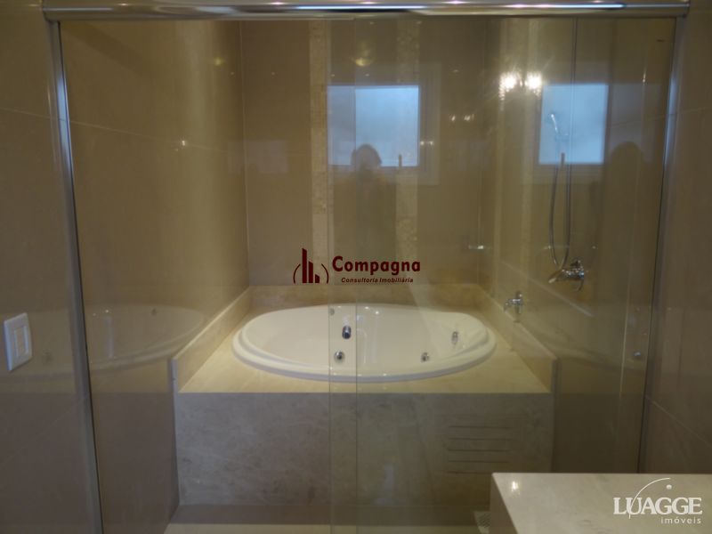 Casa para Venda - 305m², 3 dormitórios, sendo 3 suites, 4 vagas - Nonoai — foto 4
