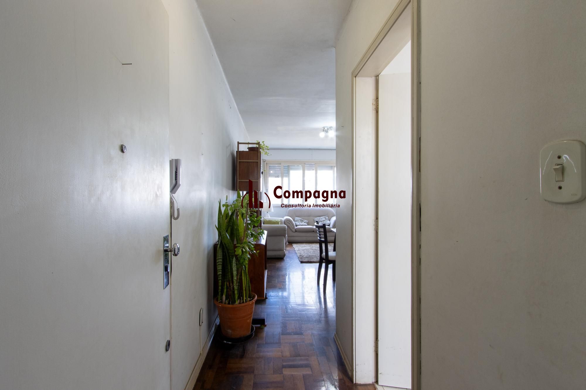 Apartamento de 3 dormitórios com uma vaga de garagem à venda no bairro Menino Deus – Porto Alegre — foto 2