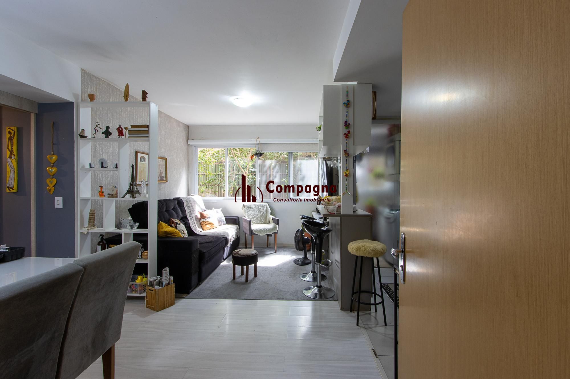 APARTAMENTO Á VENDA NO BAIRRO TERESÓPOLIS - 03 QUARTOS SENDO 01 SUITE - 01 VAGA