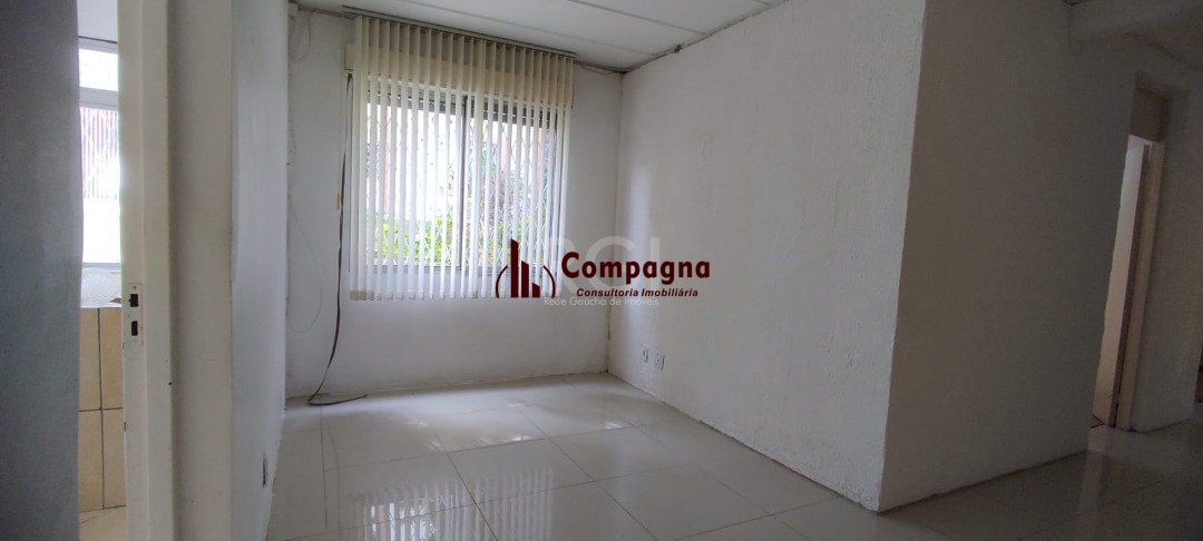 Apartamento com 3 dormitórios, 1 banheiro social e 1 vaga/box