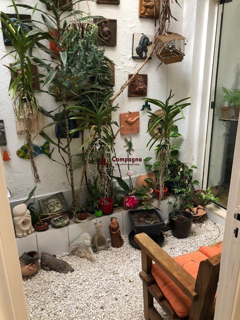 Casa para Venda com 3 dormitórios, sendo 1 suites e 3 vagas no bairro Guarujá — foto 3