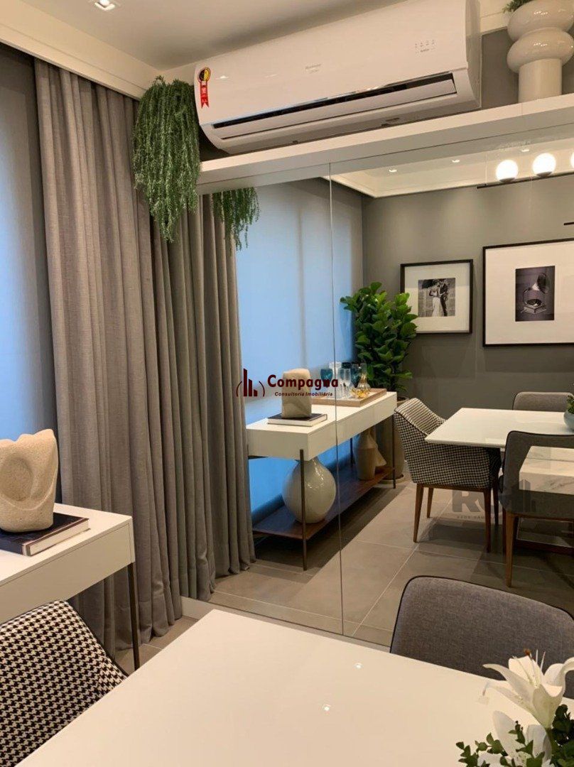 Apartamento belíssimo de 02 dormitórios com garagem coberta. — foto 4