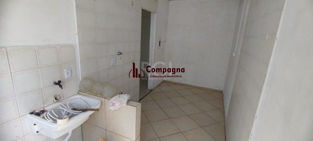 Apartamento com 3 dormitórios, 1 banheiro social e 1 vaga/box — foto 2