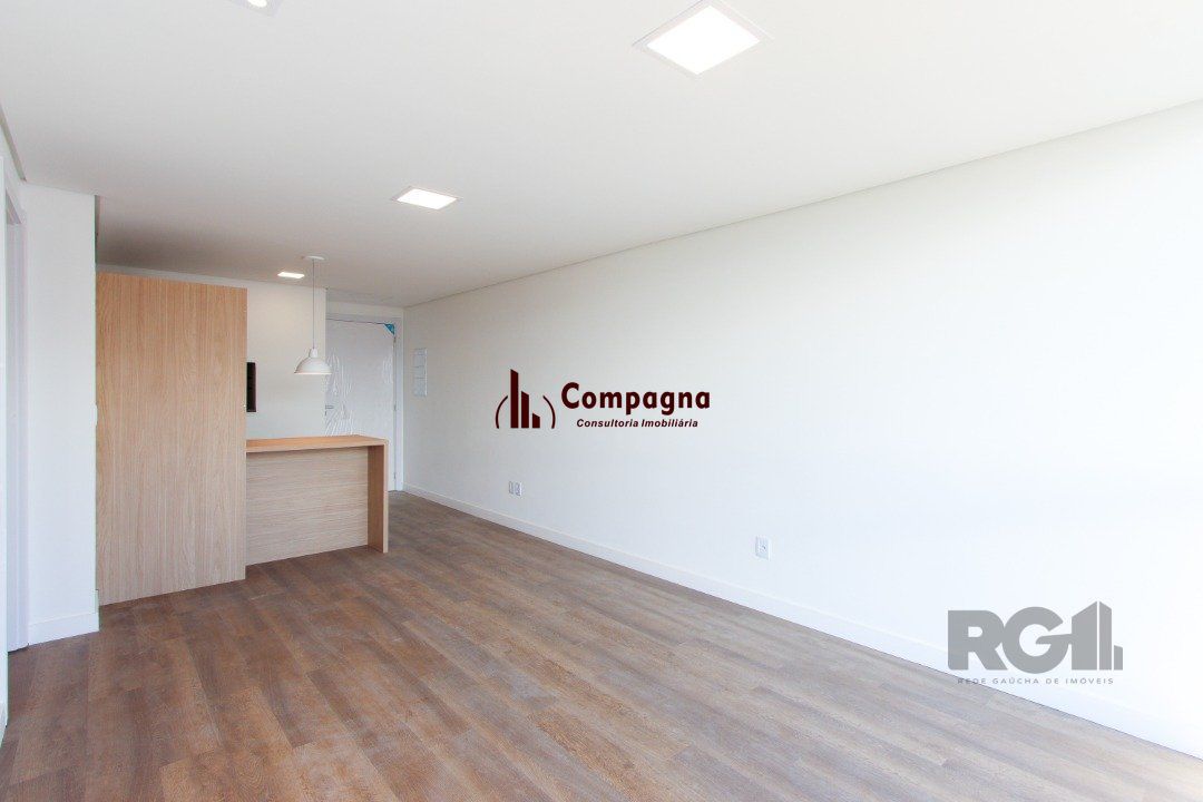 Apartamento em Porto Alegre no Bairro Petrópolis, de 2 quartos, semi mobiliado.