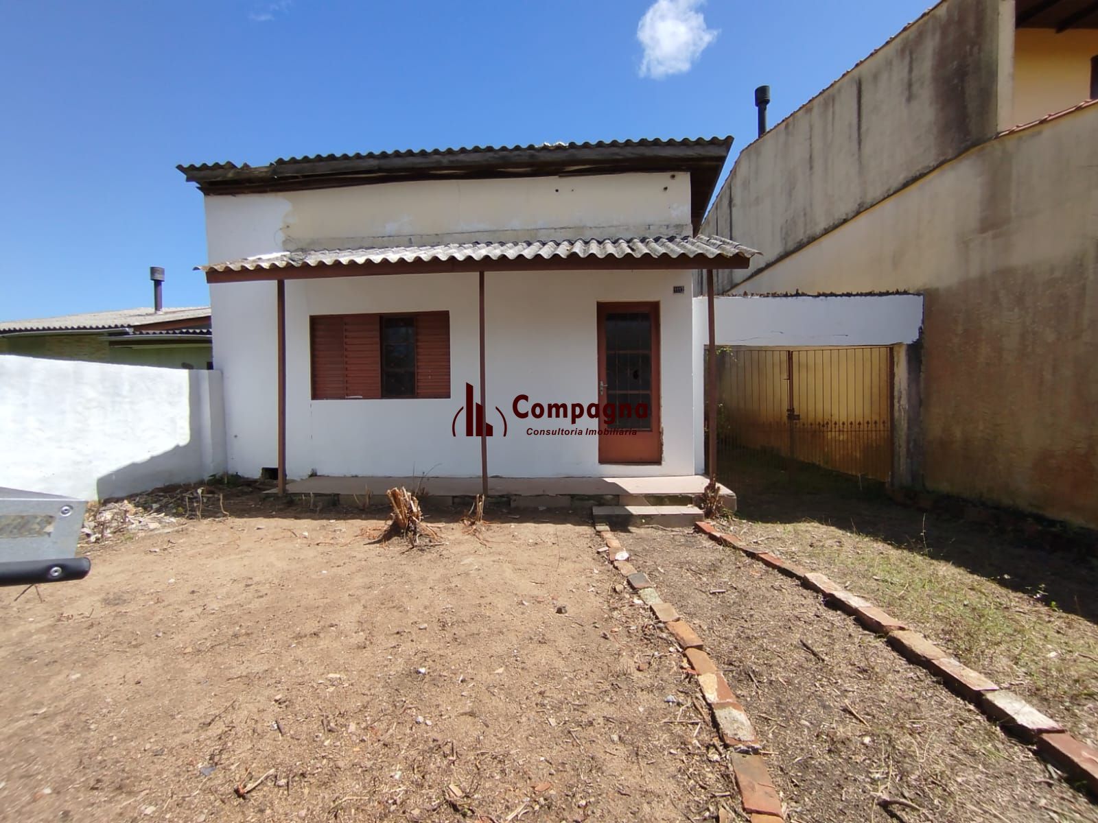 CASA TERREA COM 1 DORMITÓRIO, BAIRRO GUARUJA — foto 2