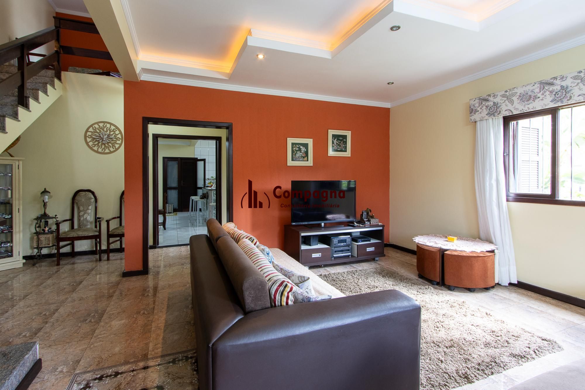 Casa Residencial ou Comercial, com 3 quartos (1 suite), 229m² privativos - Bairro Tristeza — foto 4