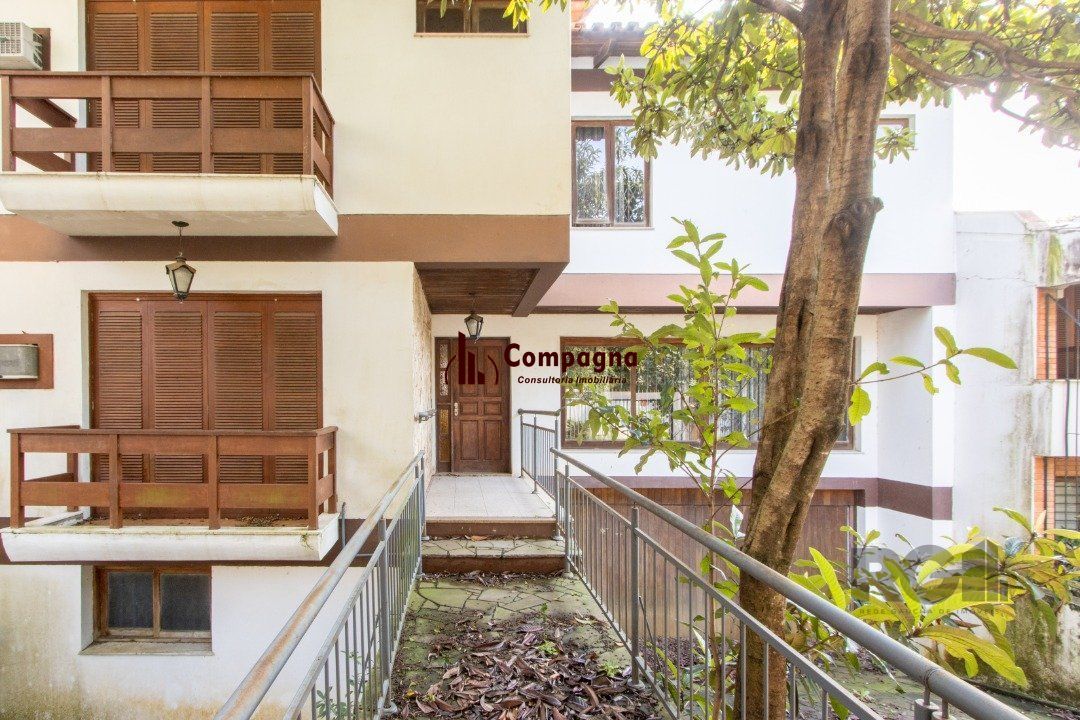Casa para Venda - 361.95m², 4 dormitórios, sendo 2 suites, 3 vagas - Nonoai — foto 2