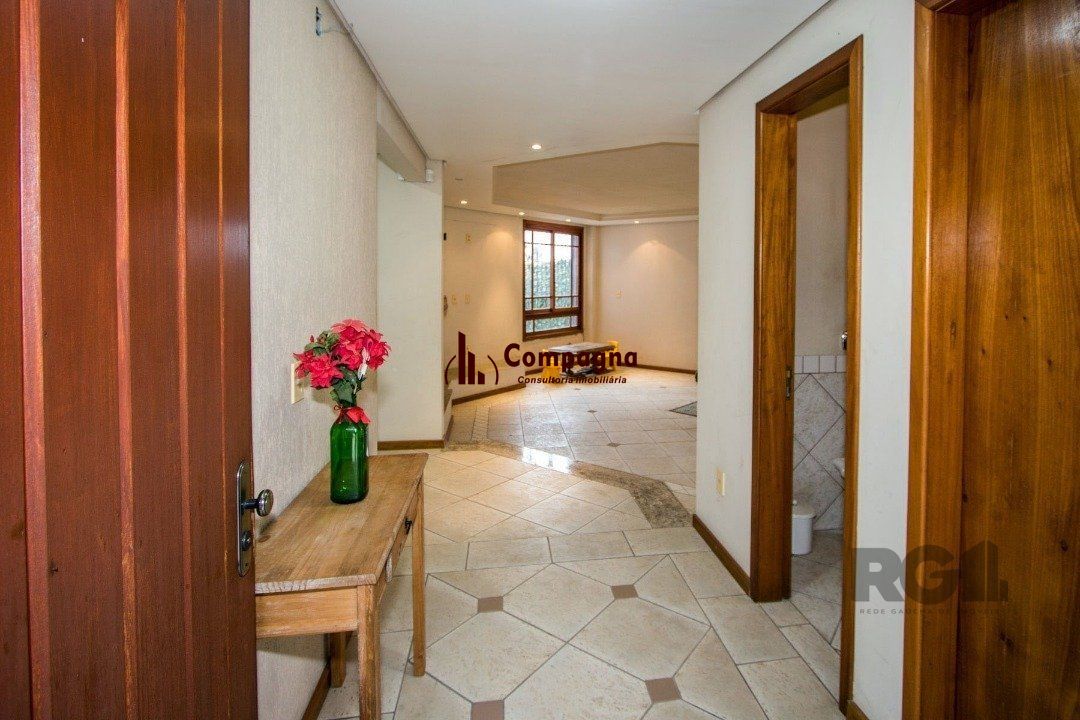 Sobrado com 6 suites, lareira, lavabo, pátio - Bairro Belém Velho — foto 5