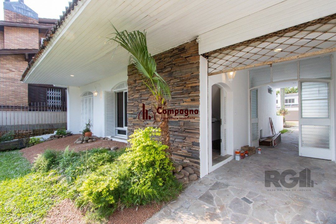 Casa para Venda - 337m², 3 dormitórios, sendo 1 suites, 3 vagas - Cristal — foto 2