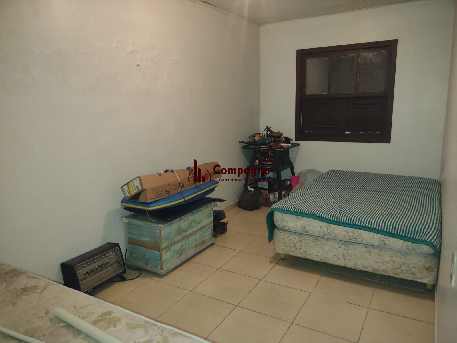 Casa com 4 quartos, suíte, piscina, lareira, churrasqueira em um terreno de 616m². — foto 3