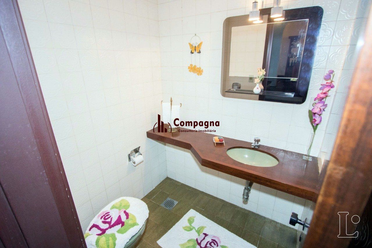 Casa para Venda - 485m², 4 dormitórios, sendo 1 suites, 3 vagas - Cristal — foto 5