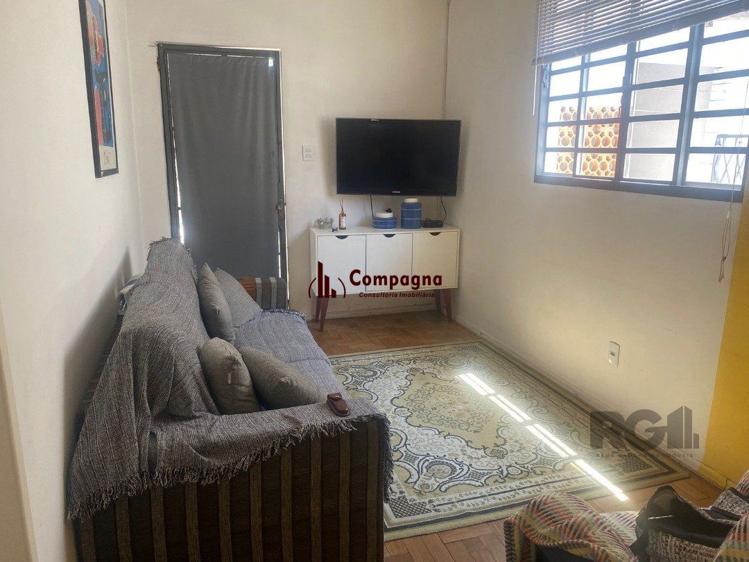 CASA COM EXTENSO PÁTIO NO CAMAQUÃ — foto 3